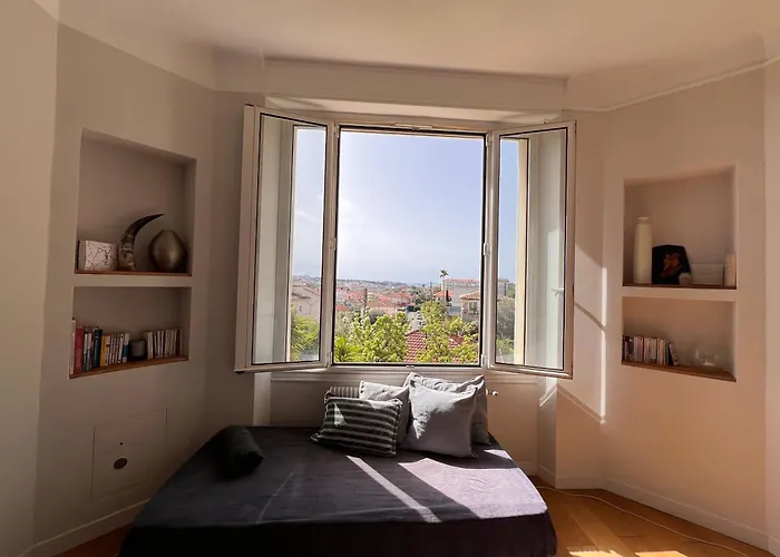 Provence 2 Pieces Avec Balcon Lägenhet