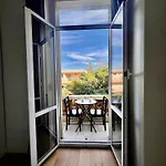 Provence 2 Pieces Avec Balcon דירה אנטיב