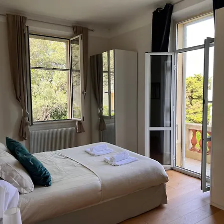 Provence 2 Pieces Avec Balcon * Антиб