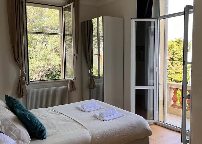 Provence 2 Pieces Avec Balcon * Αντίμπ